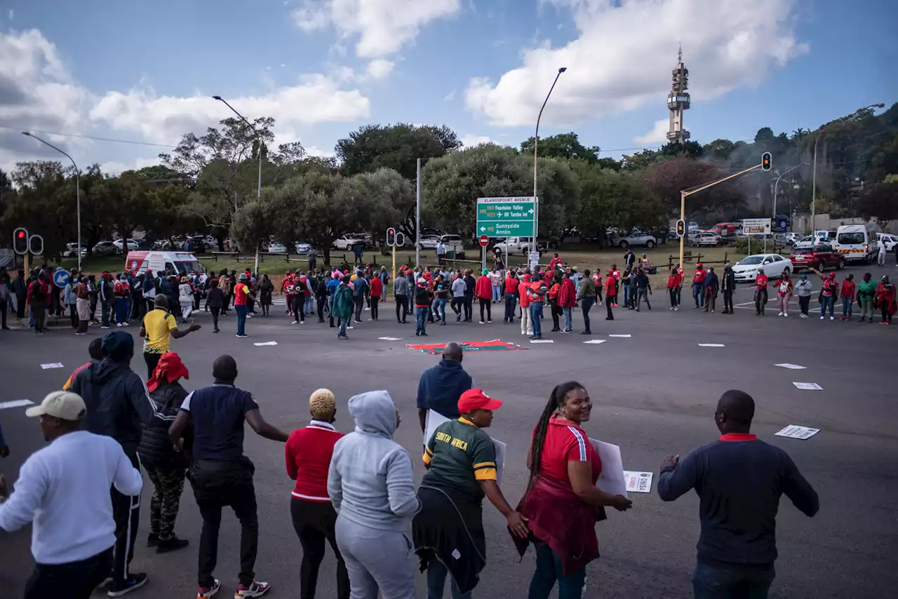 Nehawu protests at Unisa over axing of shop stewards