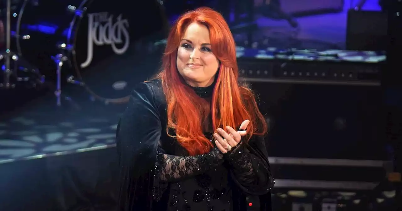 Wynonna Judd says she will tour in honor of mom Naomi: ‘The show must go on’