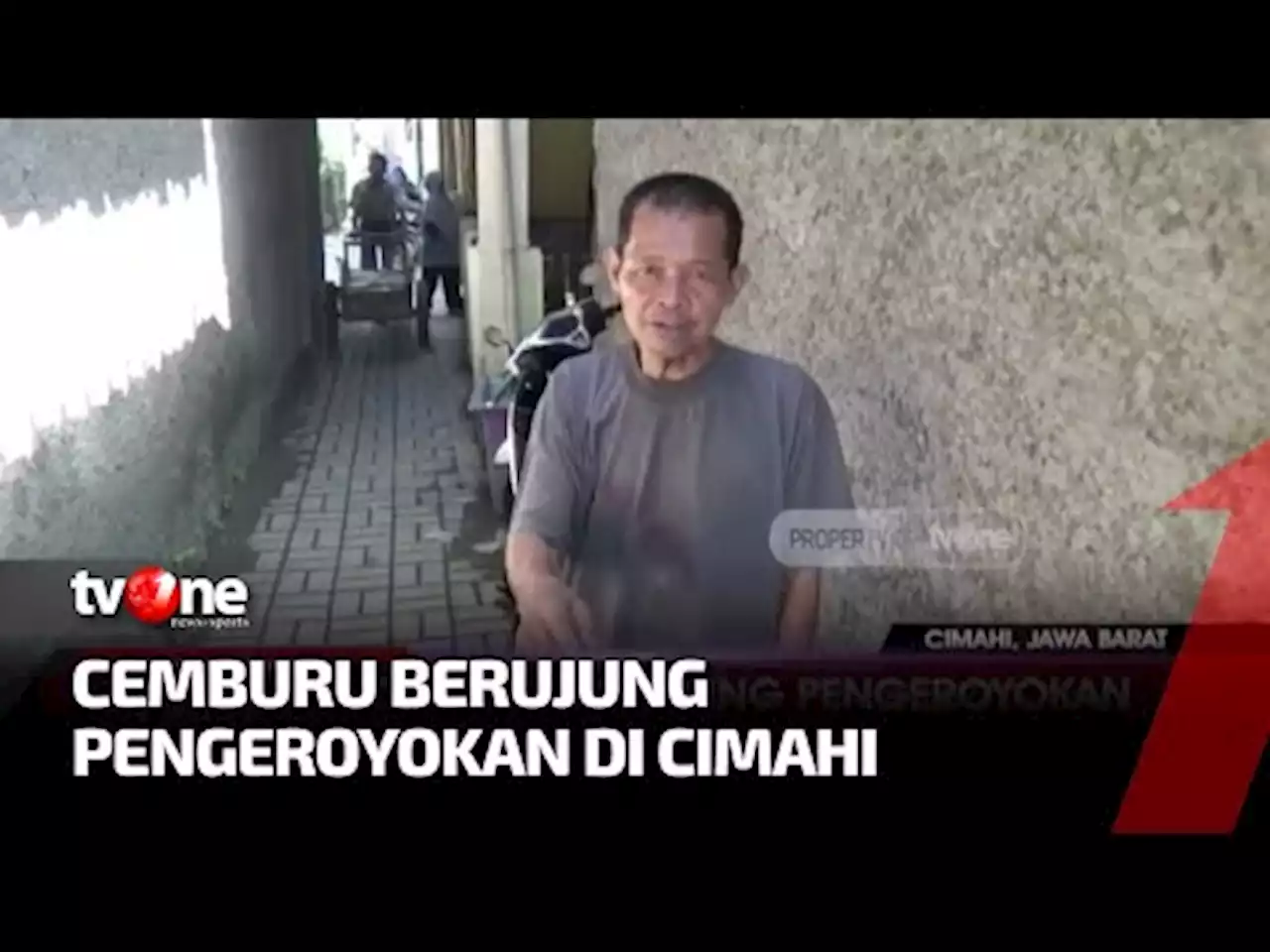 Video Pengeroyokan Seorang Remaja Viral di Media Sosial - tvOne