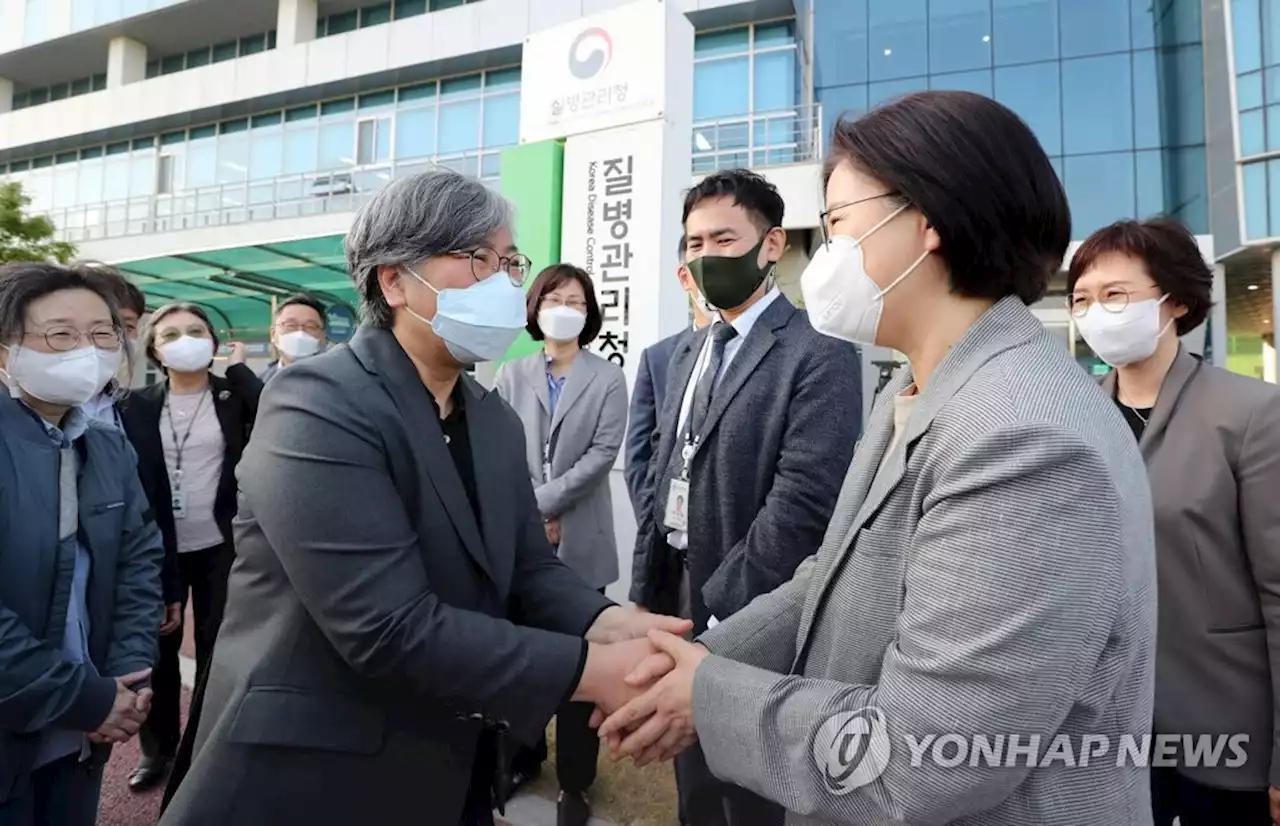 이임식서 눈물 보인 정은경…마지막까지 마스크 쓰고 '덕분에'(종합2보) | 연합뉴스