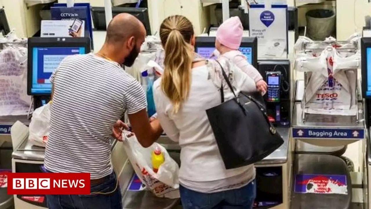 Tesco shopper's plea to bring back till staff