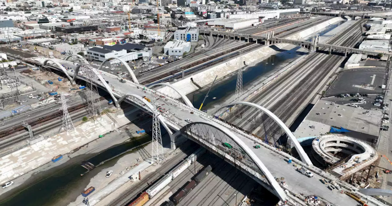 Full 24-hour closure of the 101 Freeway starts Saturday night for Sixth Street Viaduct work