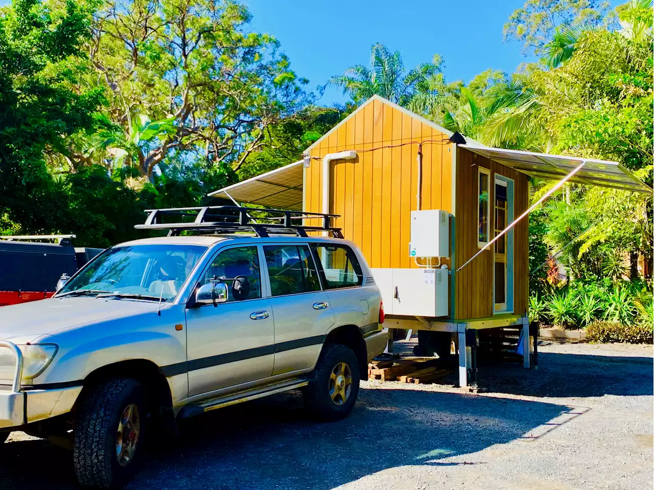 Polkadot LivingFree Tiny House with Starlink