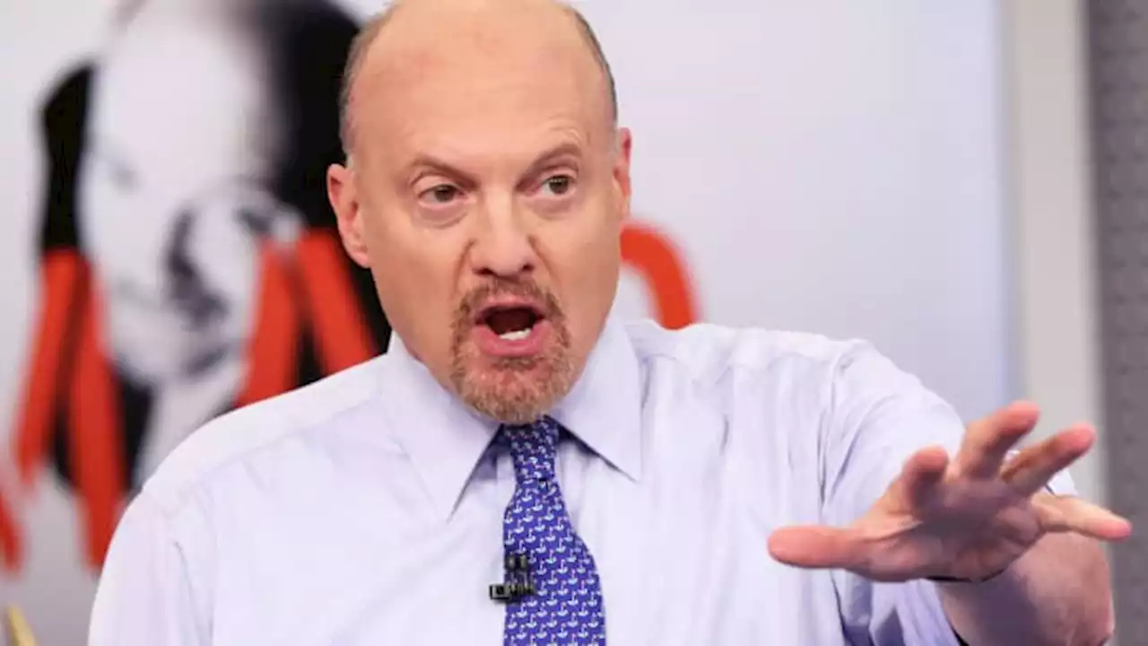 Expect a rally Wednesday if there's good news from retail giants and China, Jim Cramer says