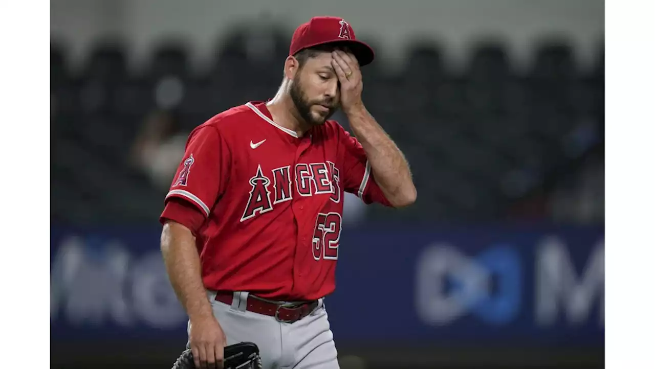 Angels fall apart in nightmare 8th inning, lose to Rangers