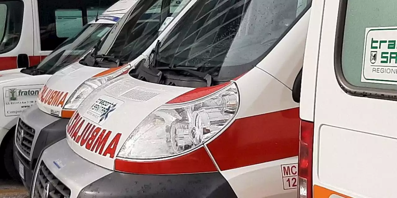 Auto finisce in un giardino di un asilo, 4 bimbi feriti a L'Aquila