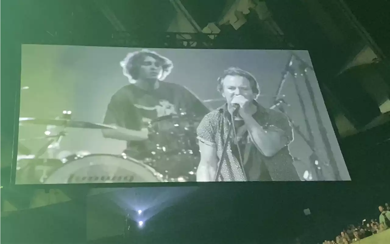 Bay Area teen rocks out with Pearl Jam in Oakland