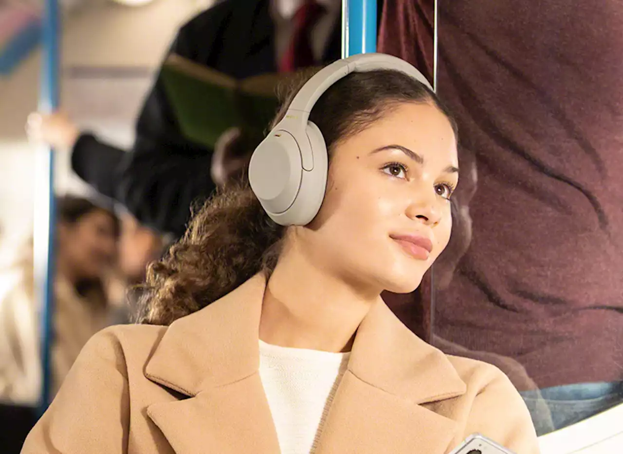 RS Recommends: The Best Travel Headphones to Take on Your Next Flight or Road Trip