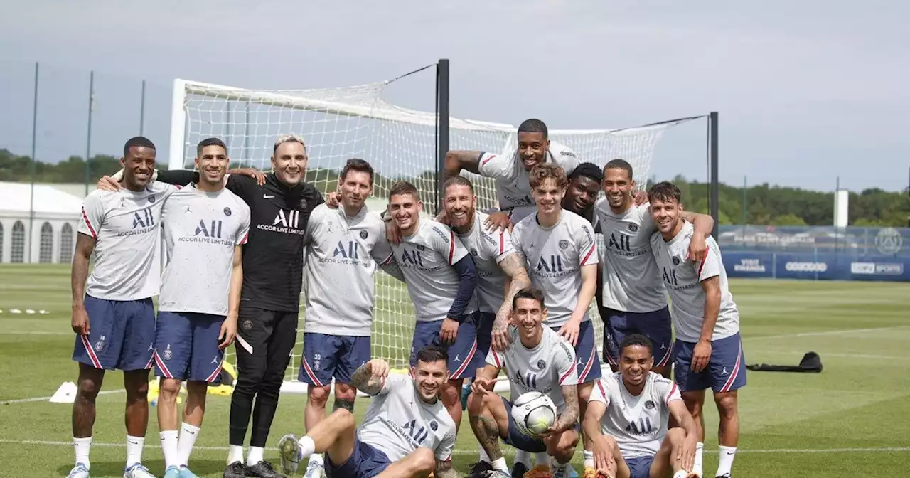 ¿Quién falta en la foto del PSG?