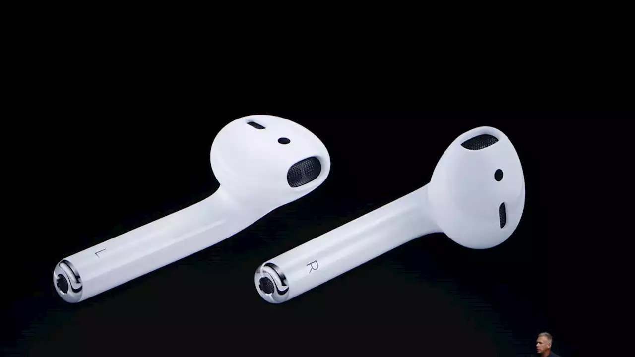 Texas Parents Sue Apple, Claim Loud Amber Alert Through AirPods 'Tore Apart' Son's Eardrums