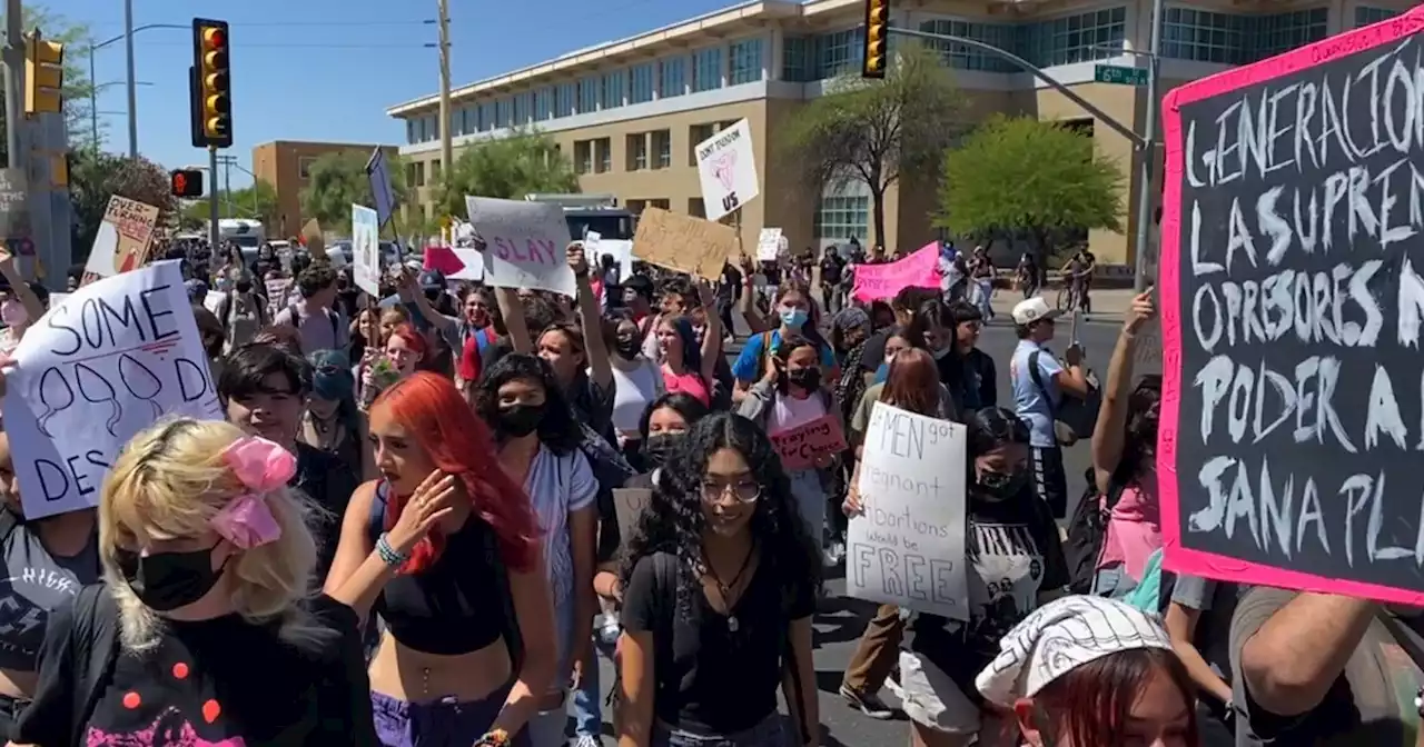 High School students march for abortions rights