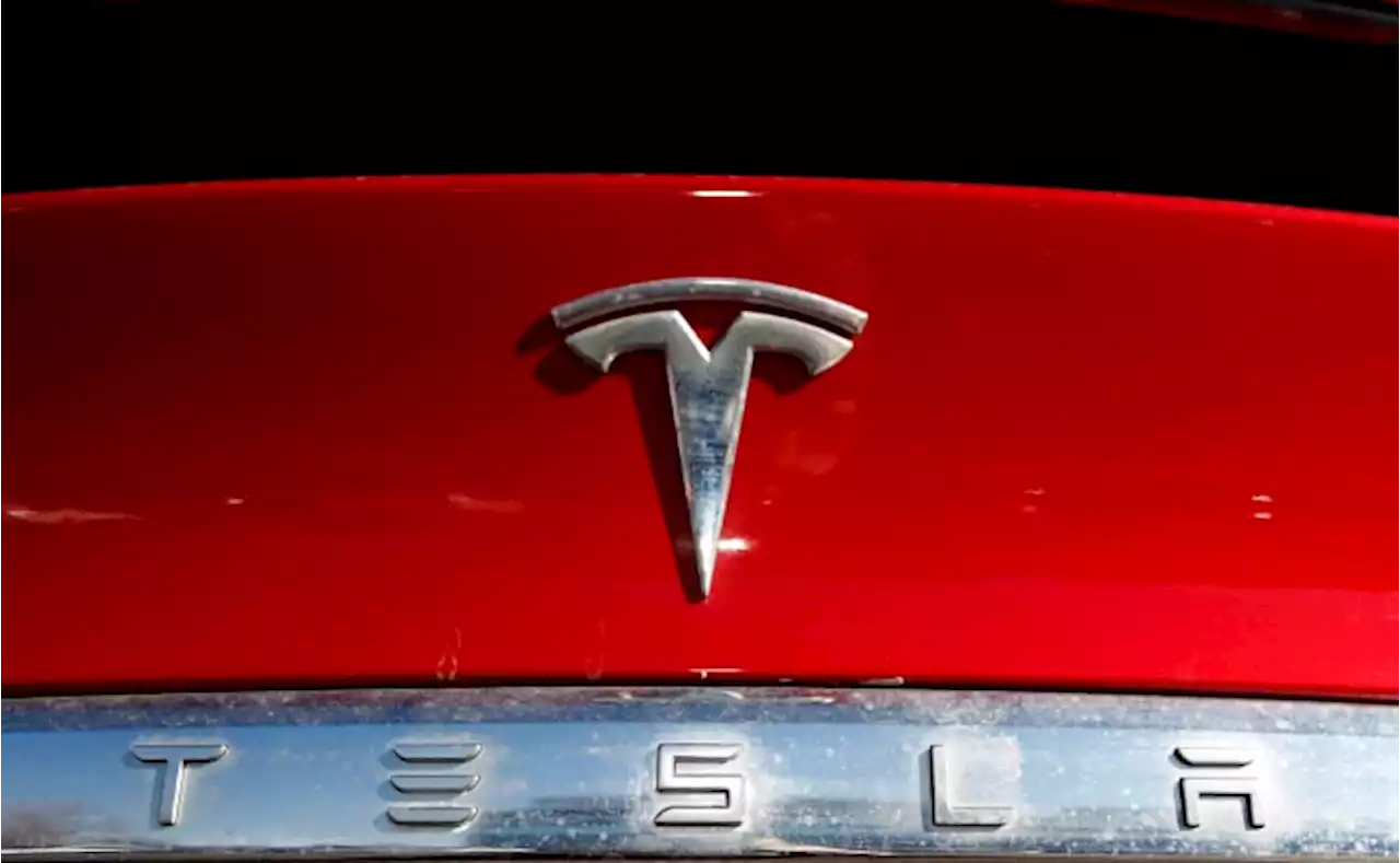 Federal agency sends team to probe Tesla crash that killed 3