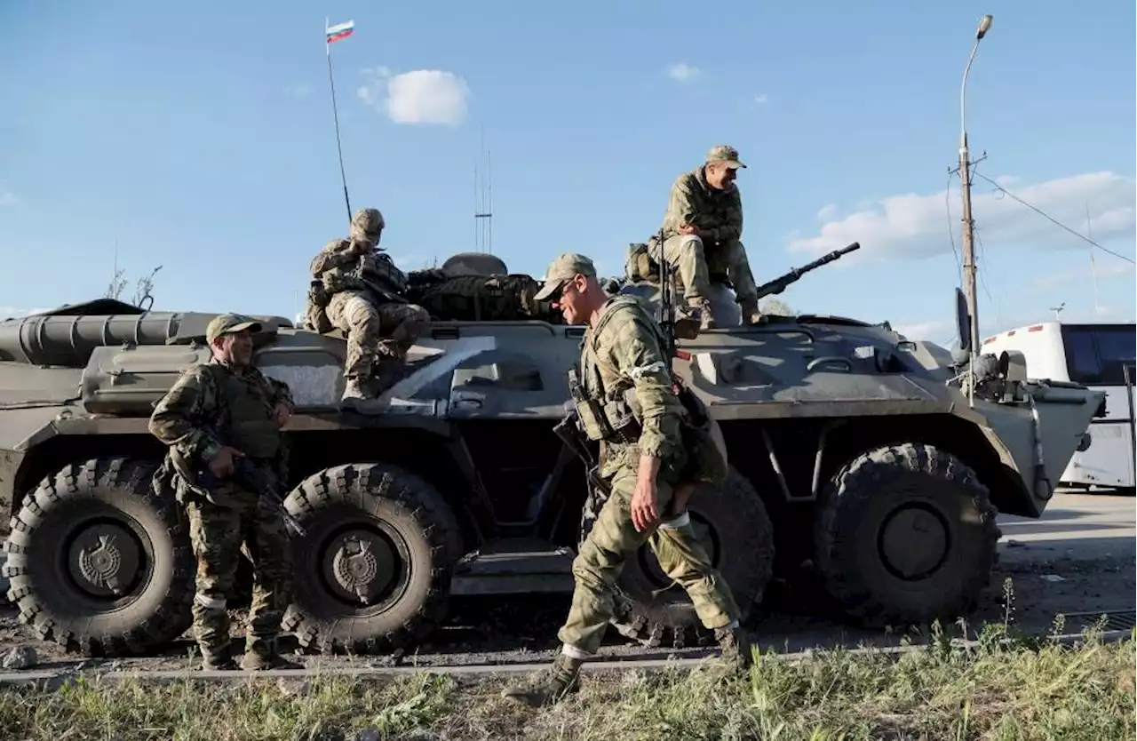 More Ukraine fighters surrendering in Mariupol, says Russia