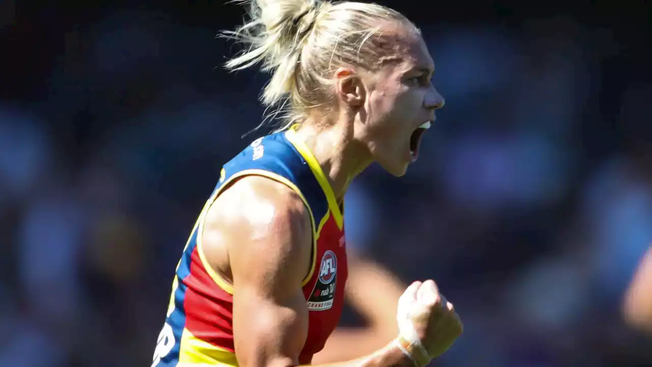 'Life-changing': AFLW players secure 94 per cent pay rise in new one-year deal