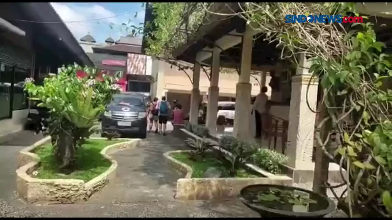 VIDEO: Diduga Sakit, WNA Ditemukan Meninggal Dunia di Penginapan Ubud Bali - SINDOnews Video