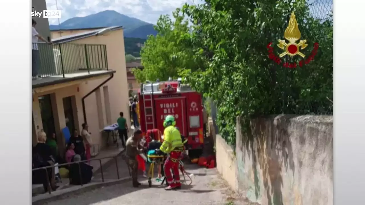 L'Aquila, auto finisce nel giardino di un asilo: morto un bimbo