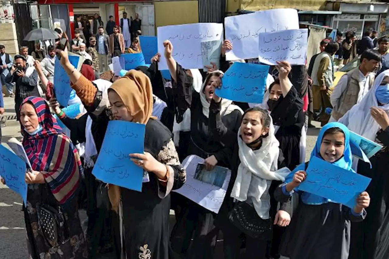 Kanak-kanak perempuan Afghanistan belajar di sekolah `rahsia’