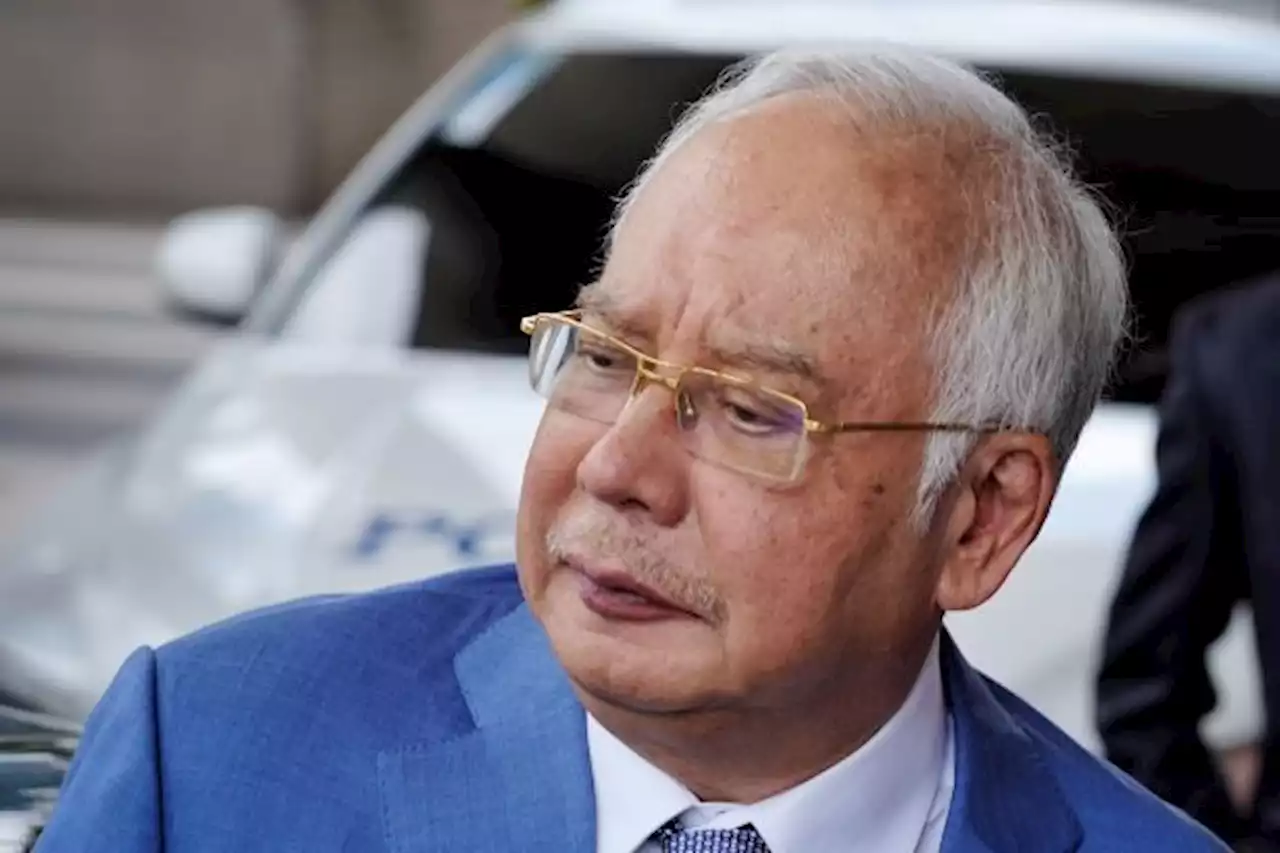 Mahkamah gantung prosiding bankrap Najib dan anak