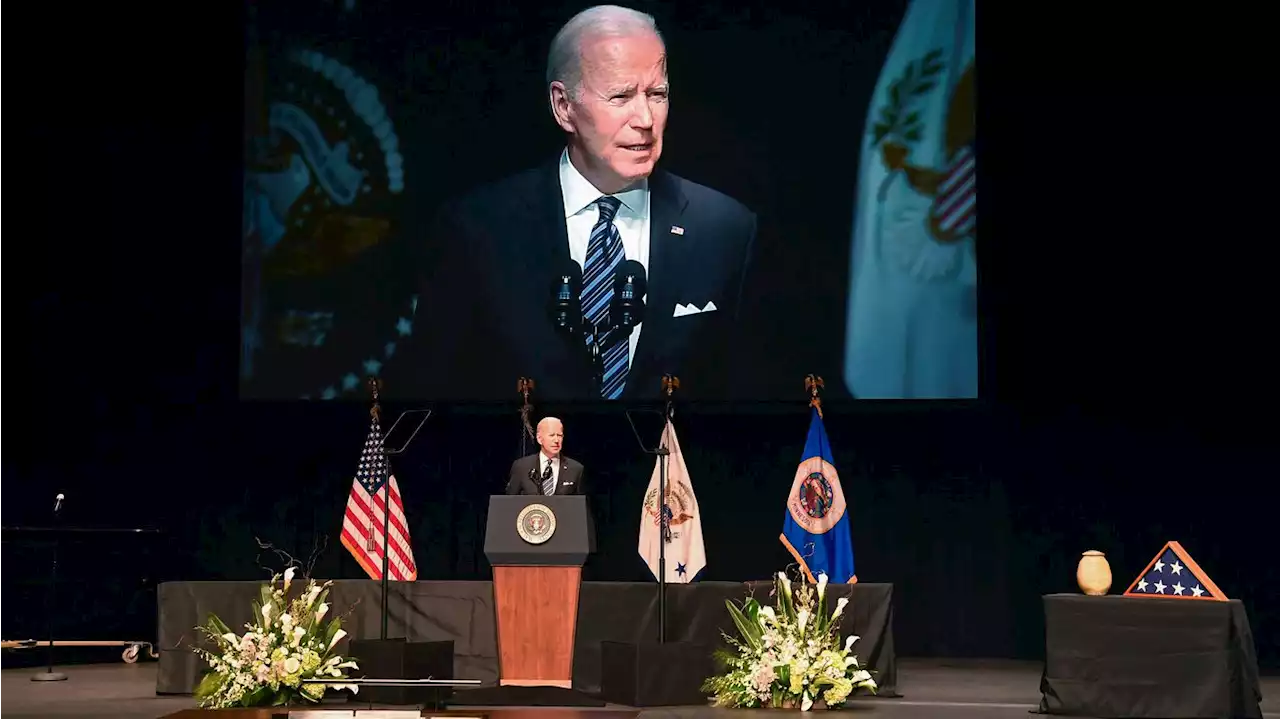 Biden remembers Walter Mondale as a 'giant' in American politics