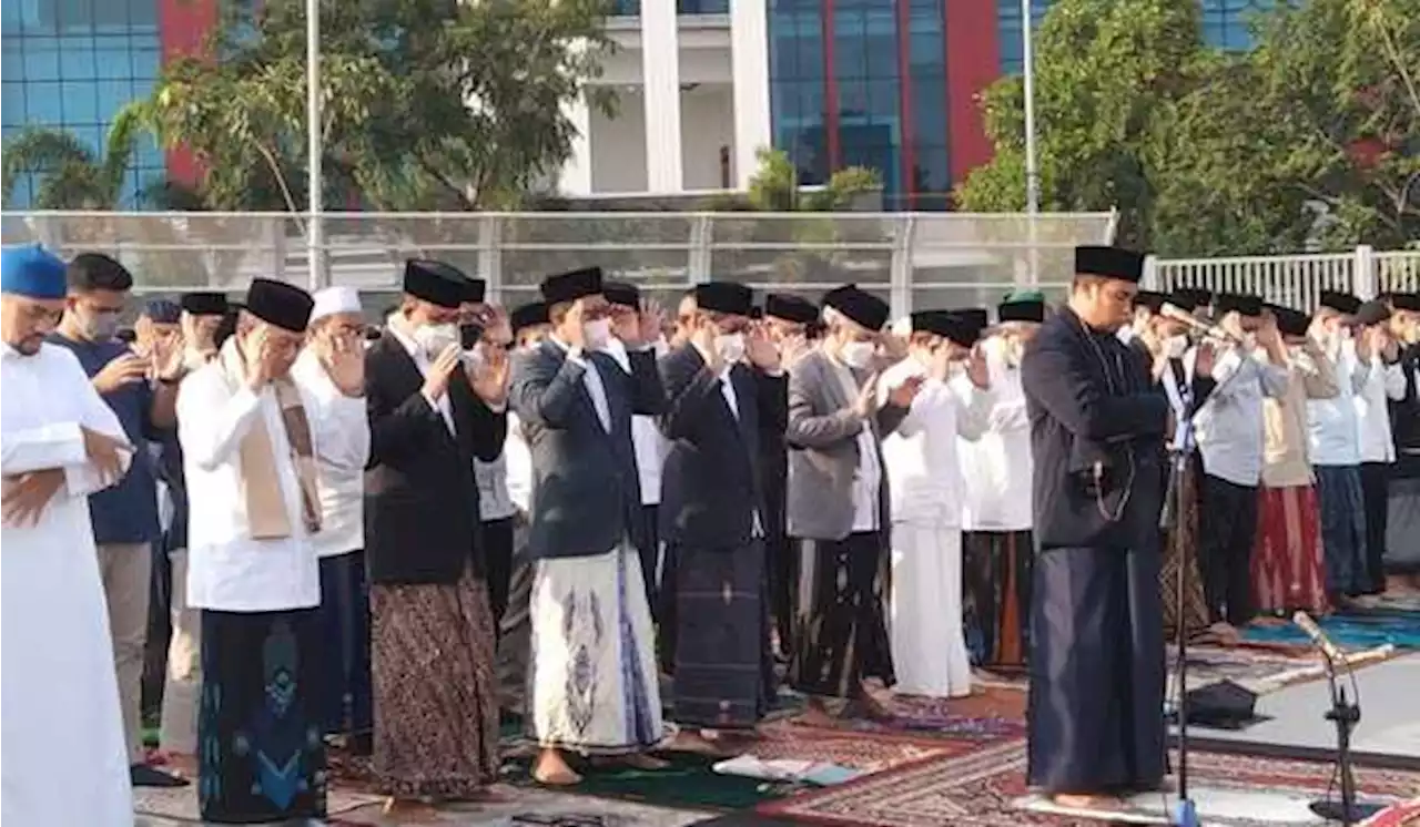 Gubernur DKI Jakarta Tunaikan Salat Idulfitri di JIS