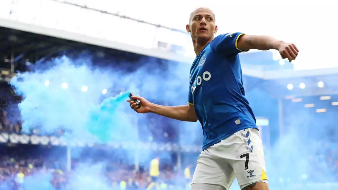 FC Everton: Richarlison feuert Pyro-Fackel zurück zu den Fans