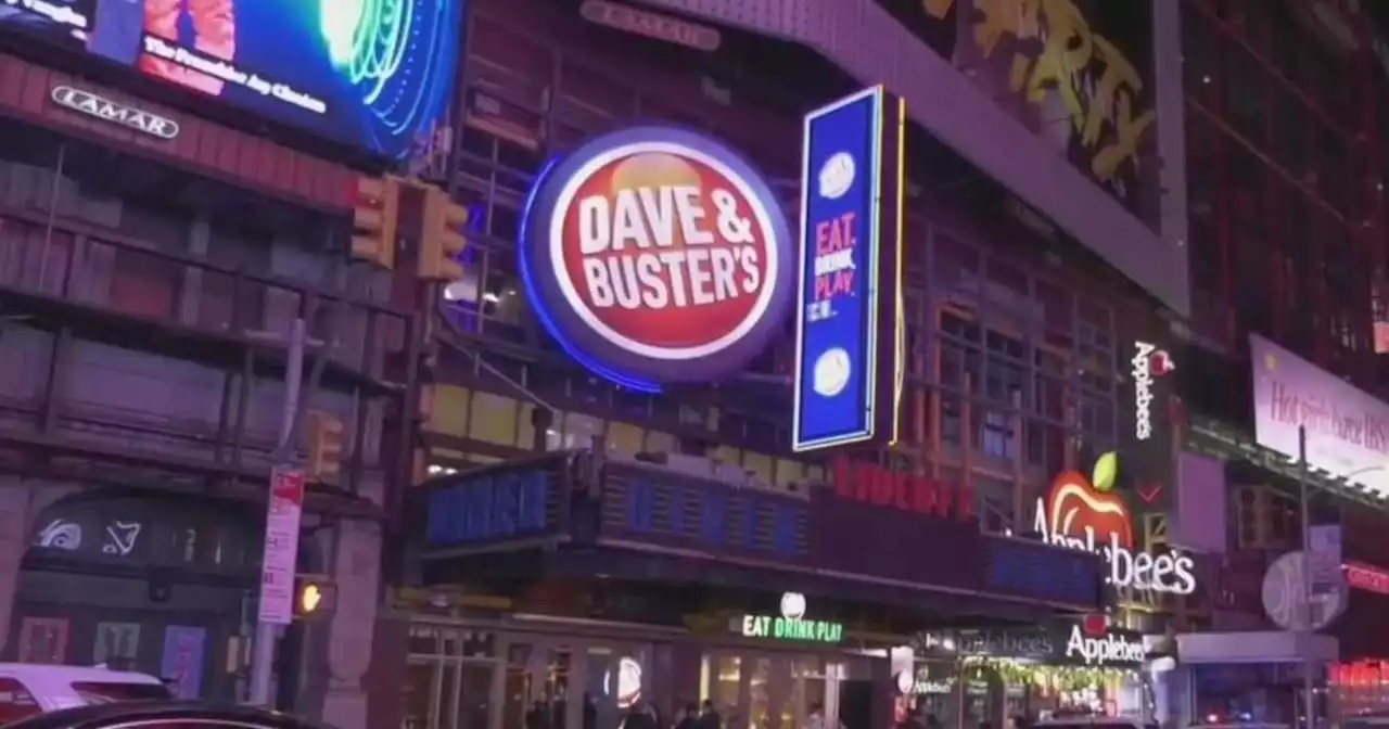 Man fatally stabbed inside Times Square Dave & Buster's