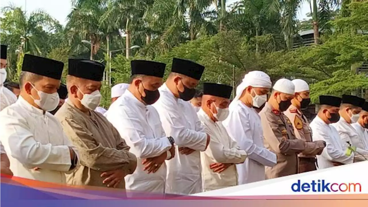 Gubernur Edy dan Menantu Jokowi Salat Id Bersama di Medan