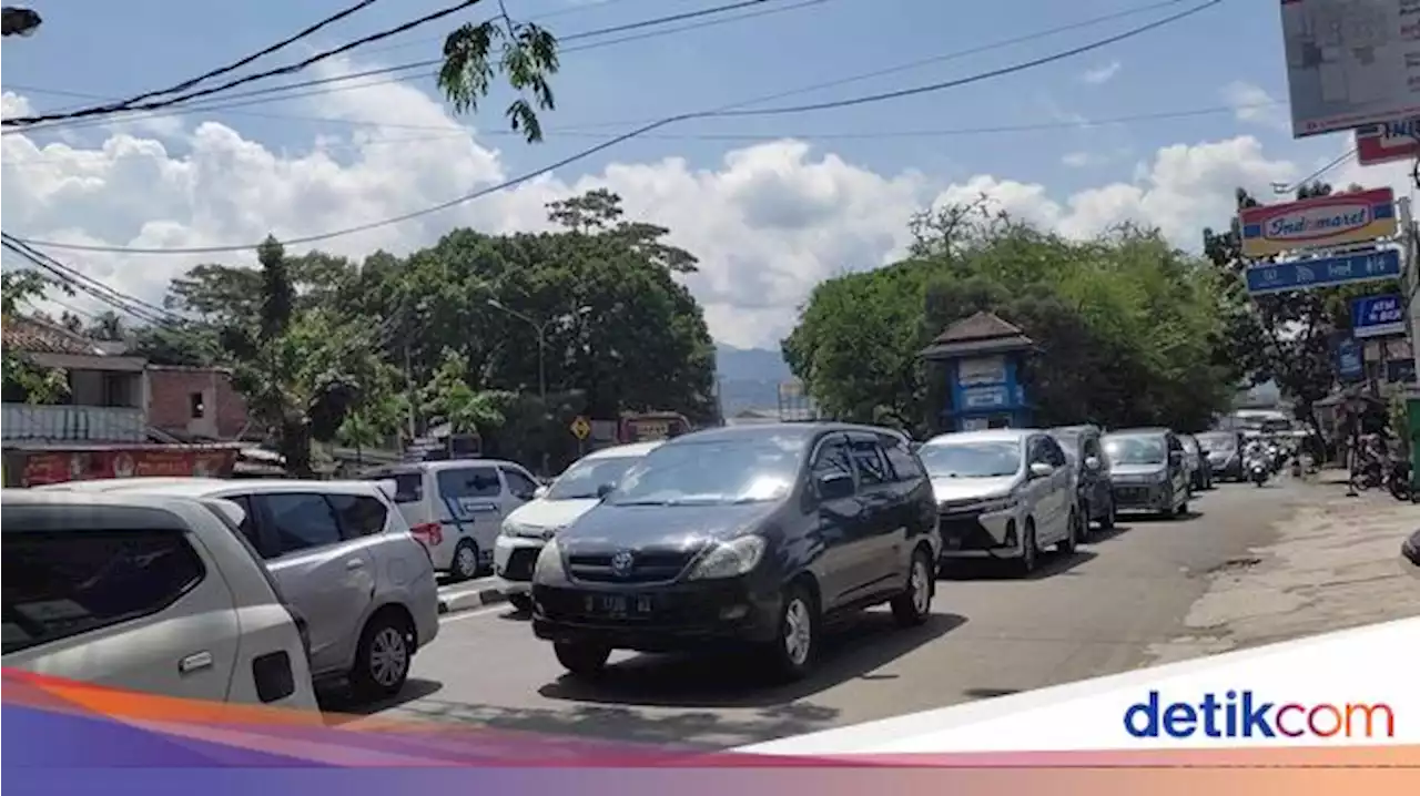 Mudik Lokal, Jalur Cibiru-Cicaheum Bandung Macet!