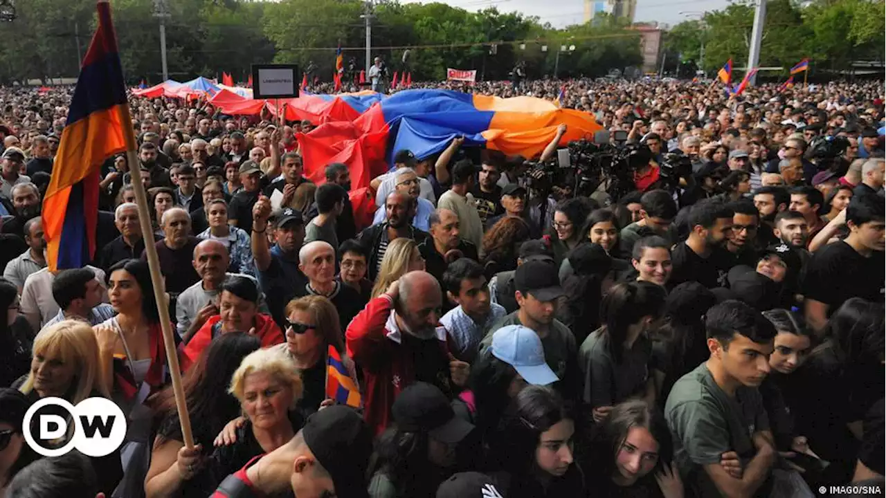 В Ереване задержаны около 200 участников оппозиционных протестов | DW | 02.05.2022