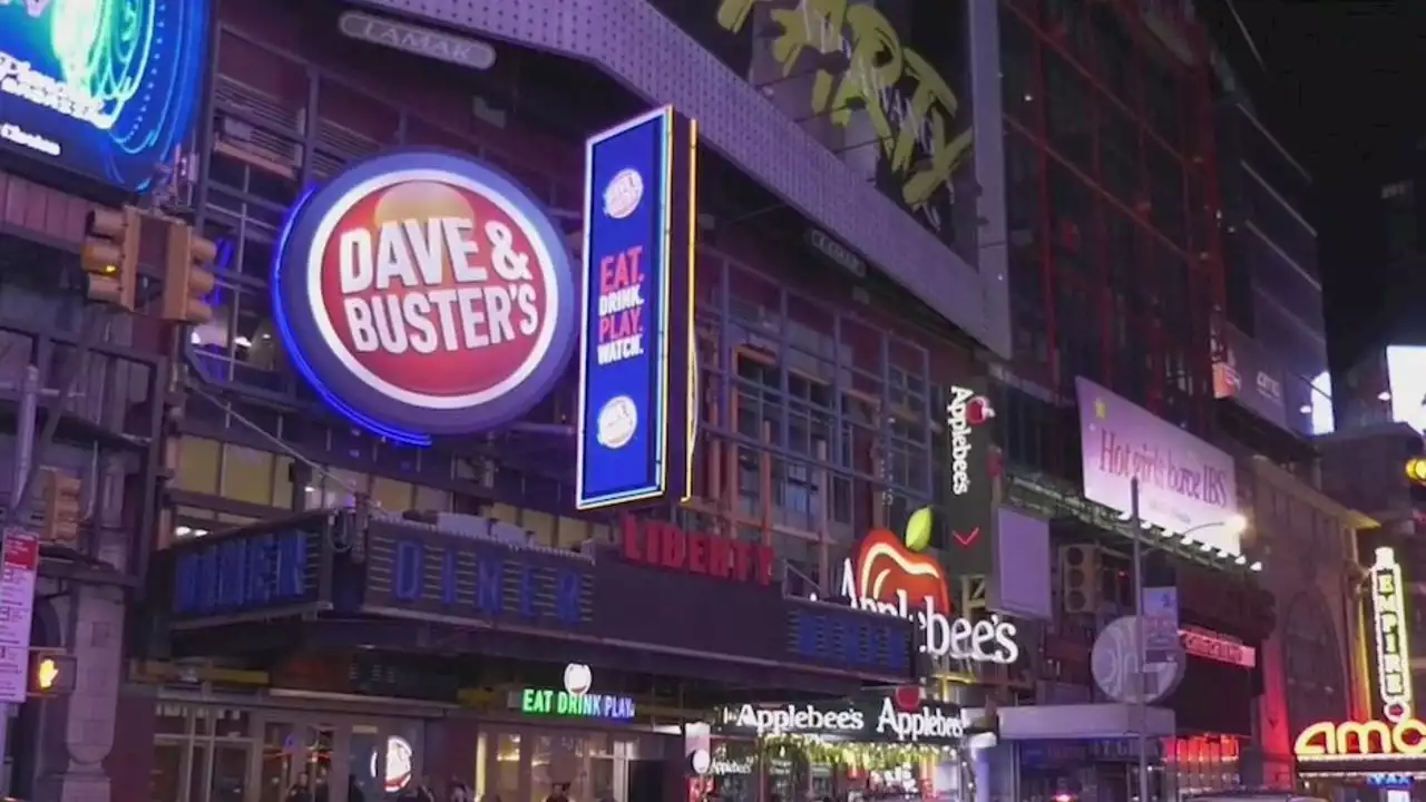 Man stabbed, killed inside Times Square Dave & Buster's: NYPD