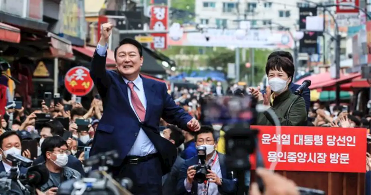 경기도 도는 윤 당선인, 그옆엔 김은혜…민주 '노골적 선거개입'