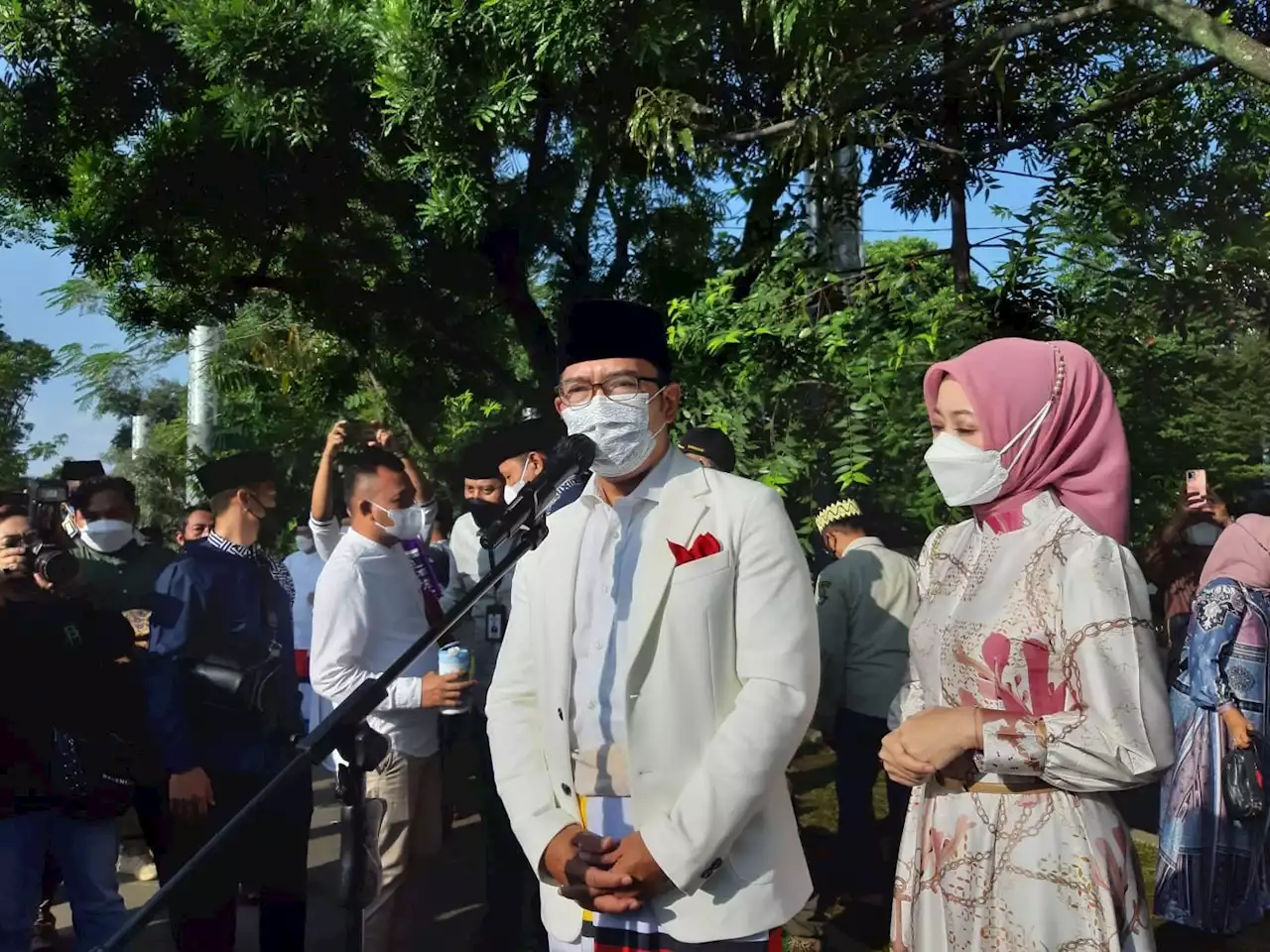 Salat Id Berjemaah Bersama Warga, Ridwan Kamil: Saya Terharu Biasanya di Rumah Dinas