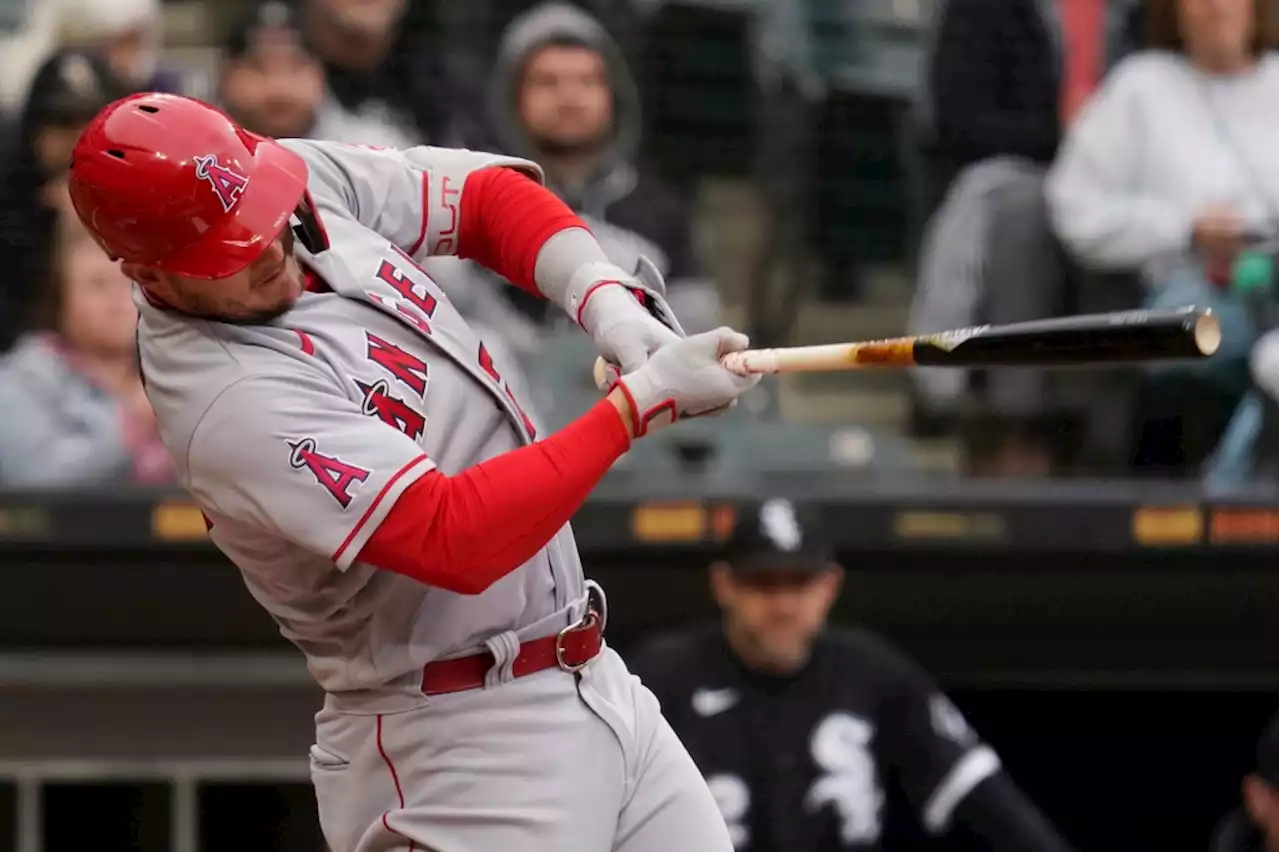 Angels avoid disaster by clinging to victory over the White Sox