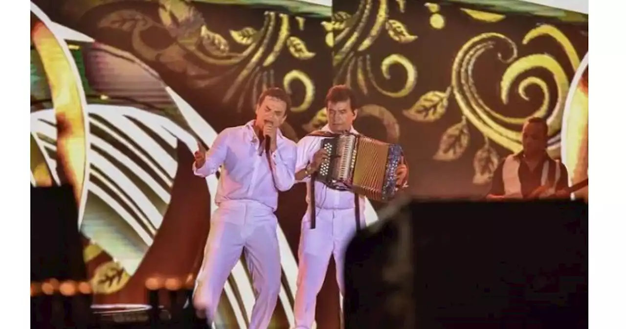 Silvestre Dangond rompe en llanto en Festival Vallenato en homenaje a Jorge Oñate