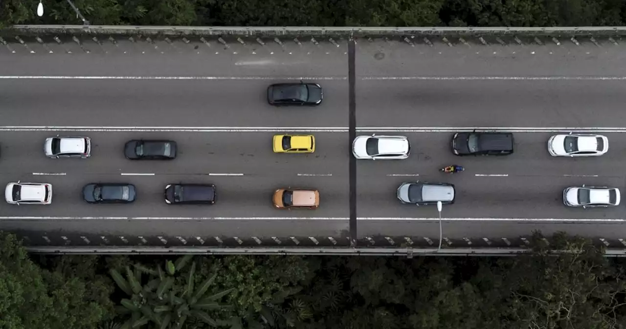 Slow-moving traffic from Tapah to Gopeng on first day of Raya | Malay Mail