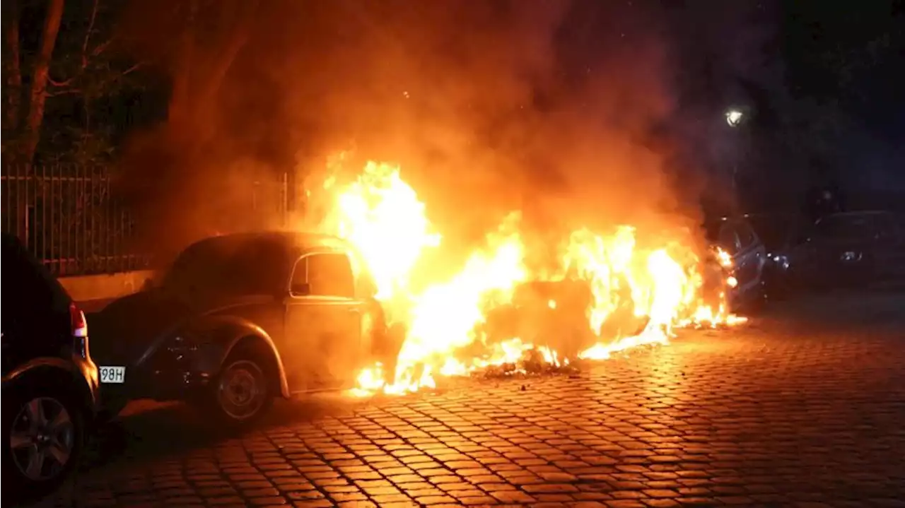 Berlin: In Kreuzberg und Neukölln brennen Autos