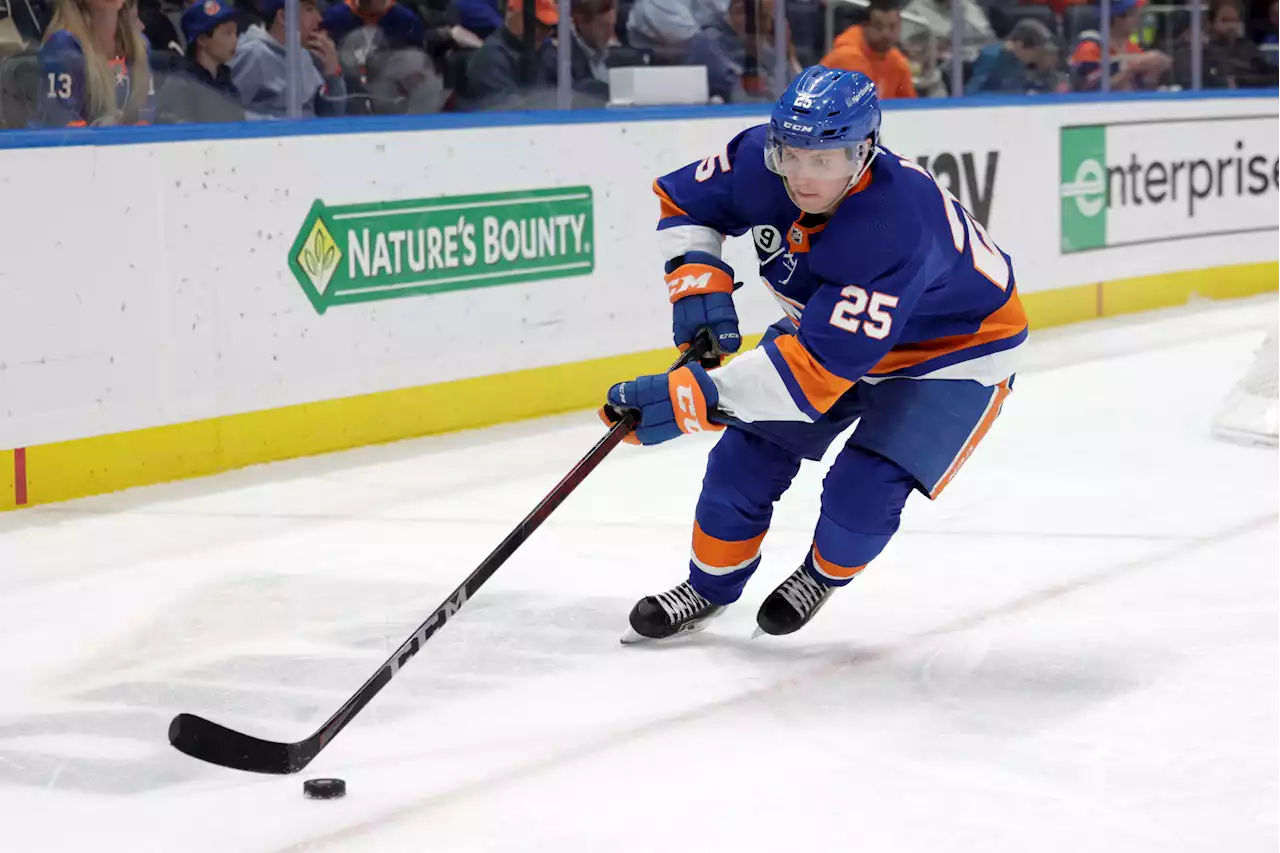 Islanders’ Oliver Wahlstrom appreciative of Barry Trotz’s ‘tough love’