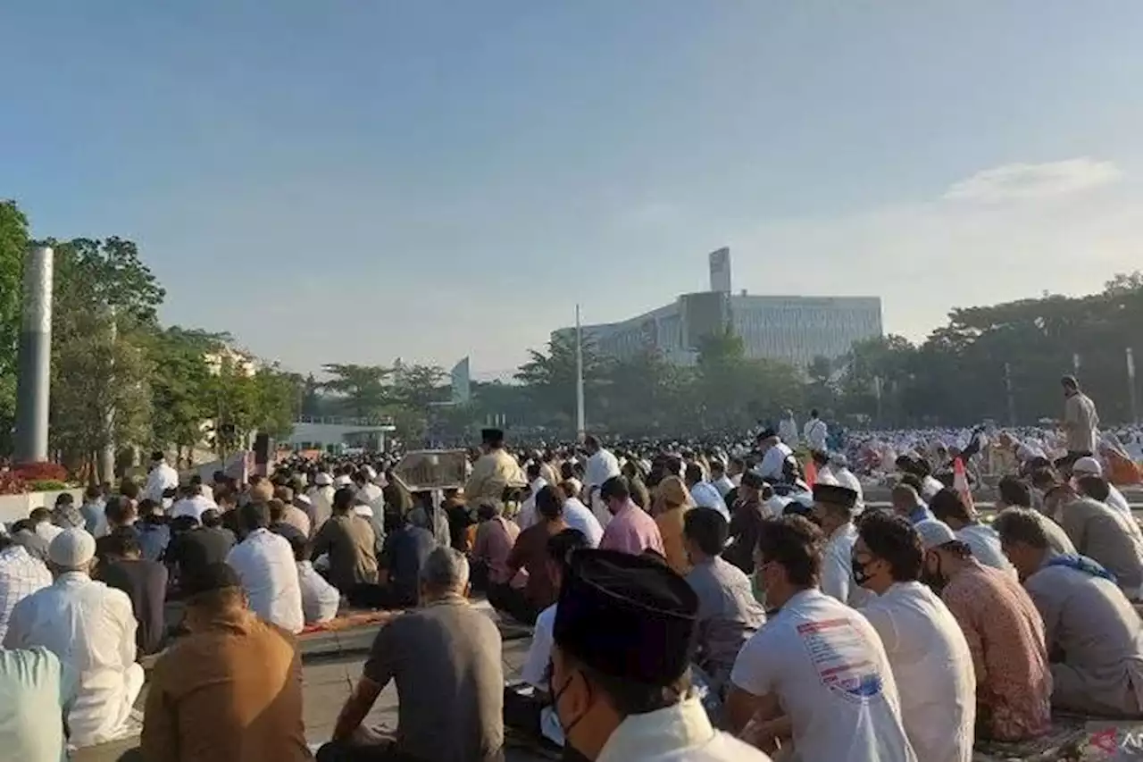 Sholat Idul Fitri di Lapangan Gasibu Bandung Pecahkan Rekor, Ridwan Kamil Bersyukur - Pikiran-Rakyat.com