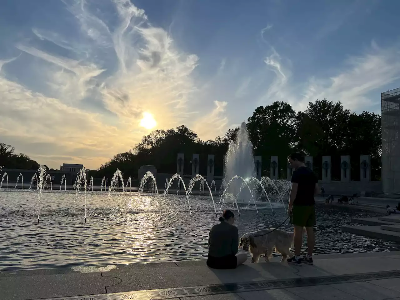 D.C.-area forecast: Warm, dry start to week but then trending cooler, wetter