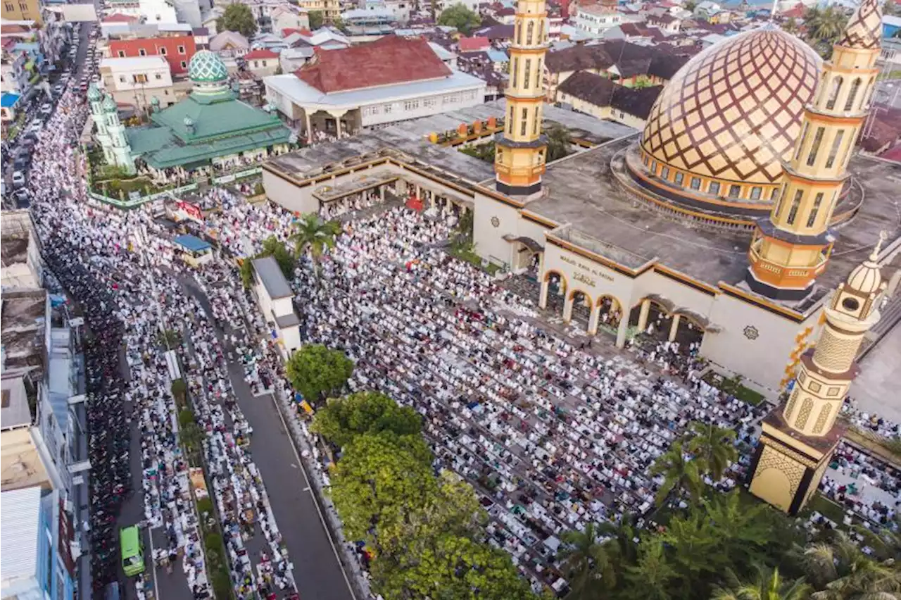 Menengok Kembali Keganasan Covid-19 di Idul Fitri 2020 dan 2021 |Republika Online