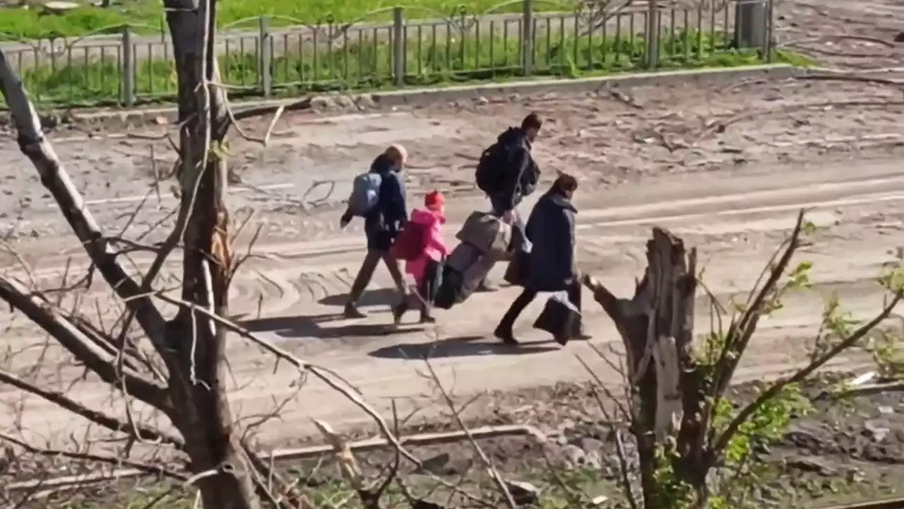 젤렌스키 '마리우폴 제철소서 민간인 대피 시작'