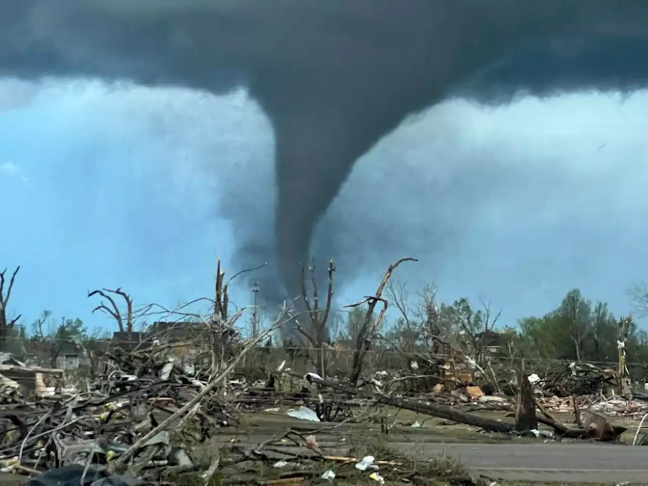 Ferocious tornado strikes Andover, Kansas, causing severe damage