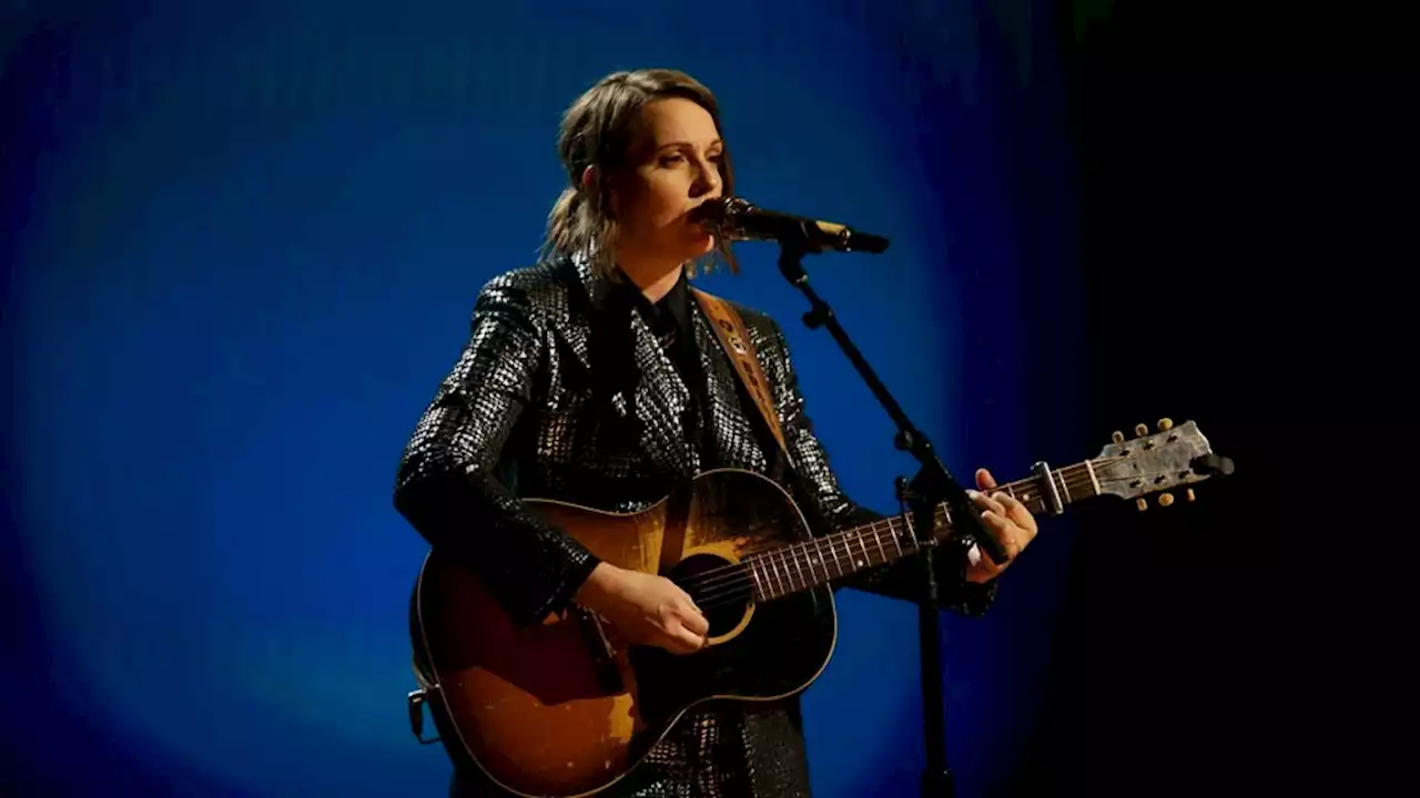 Brandi Carlile Sings “Love Can Build a Bridge” in Tribute to Naomi Judd