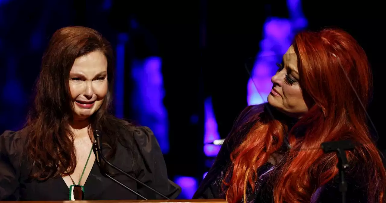 Naomi Judd tearfully honored by daughters Ashley and Wynonna at Country Music Hall of Fame induction