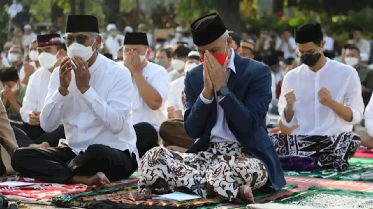 Pertama Sejak Pandemi, Ribuan Warga Sholat Ied Berjamaah di Lapangan Simpang Lima Semarang