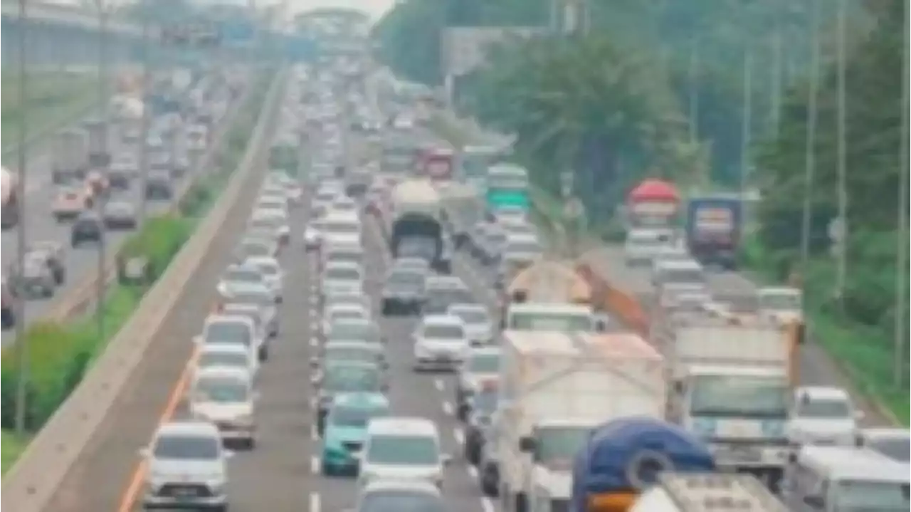 Lebaran Pertama, Tol Jagorawi dan Japek arah Karawang Macet