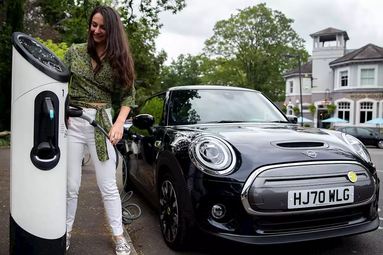 Top electric driving tips, from MINI Electric drivers