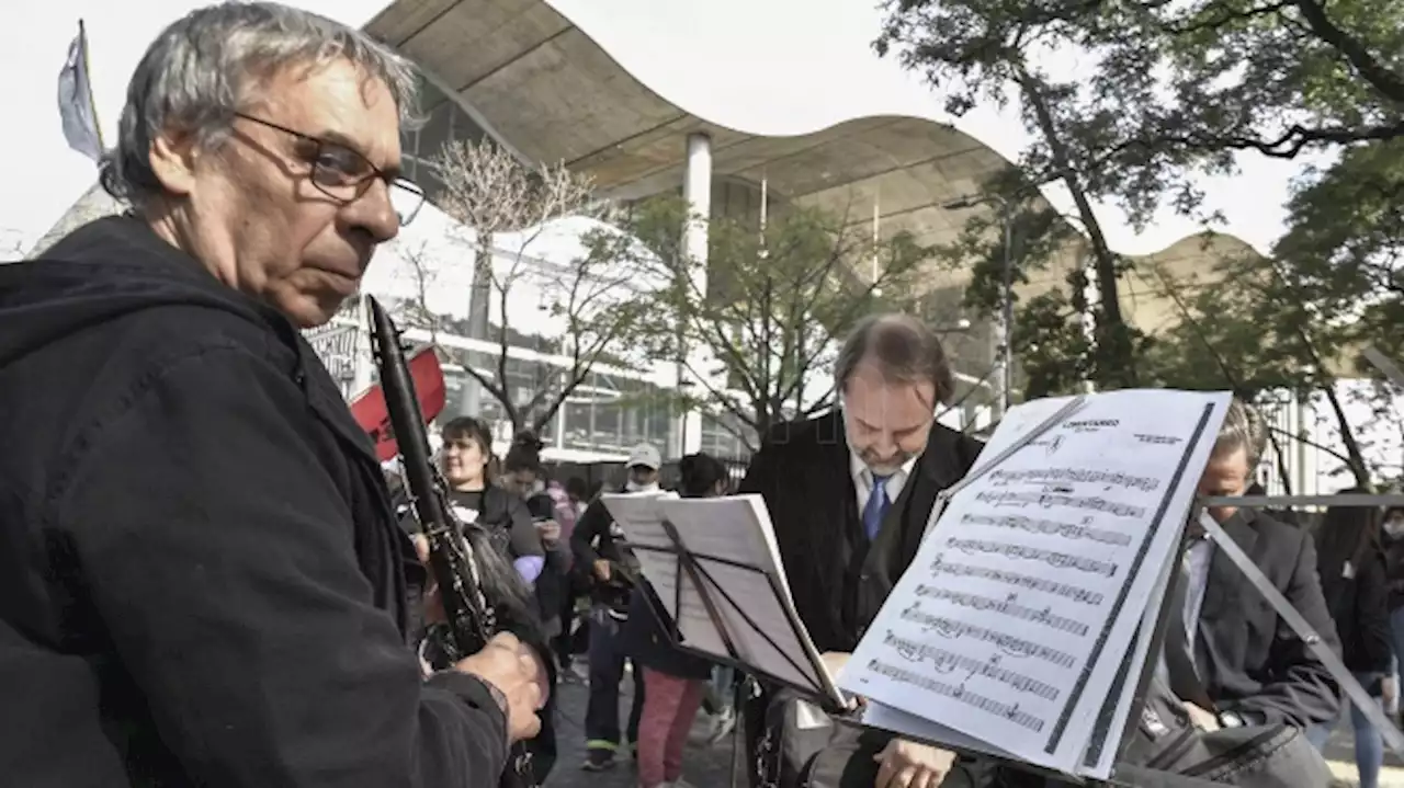 La Banda Sinfónica de la Ciudad reclamó frente a la sede de Gobierno porteño