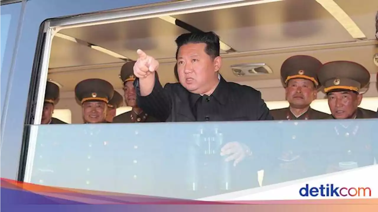 Kim Jong-un Kelabakan, Kasus COVID-19 di Korut Menyebar 'Seperti Api'