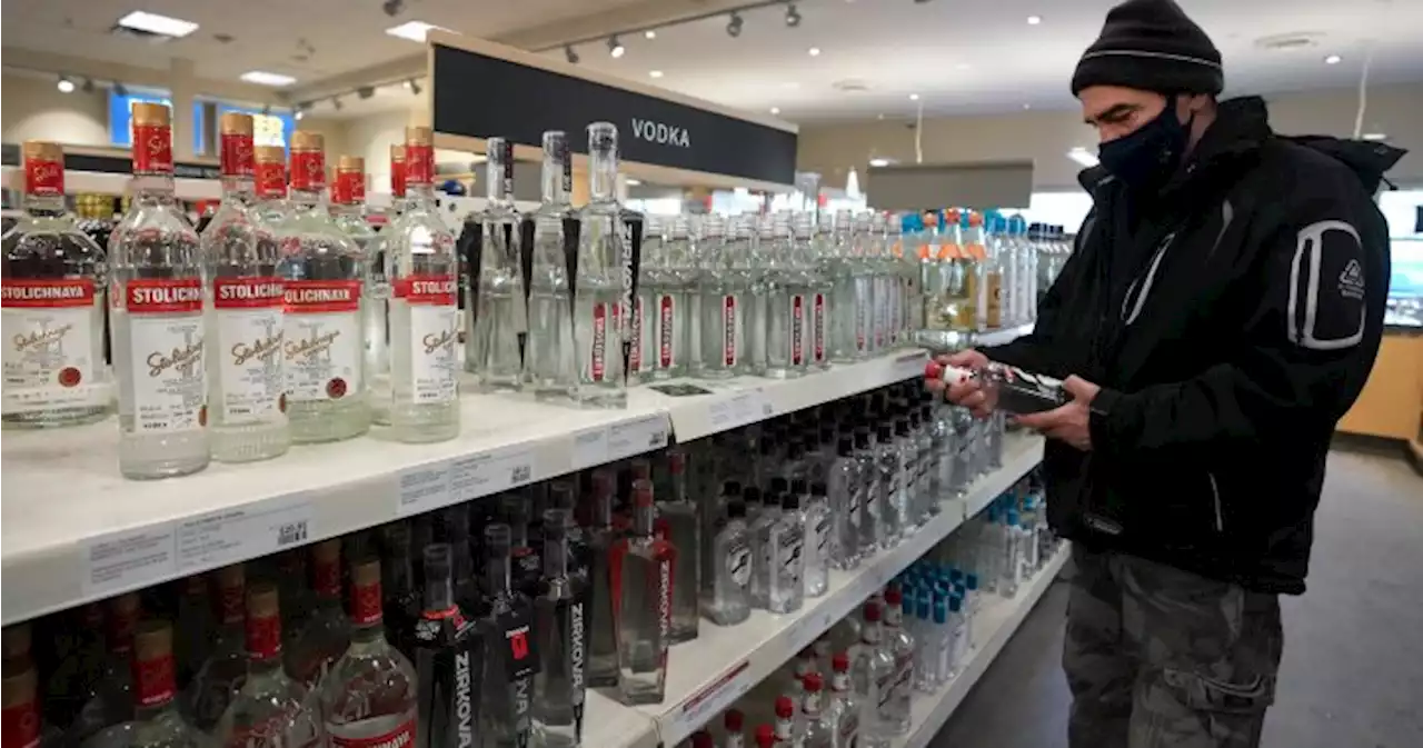 Canada to ban imports of Russian alcohol, names 14 oligarchs in new sanctions - National | Globalnews.ca